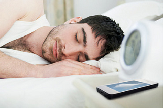 4 choses à éviter de mettre dans votre chambre le soir
