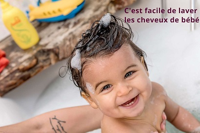 C'est facile de laver les cheveux de bébé