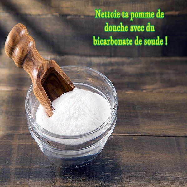Nettoie ta pomme de douche avec du bicarbonate de soude !
