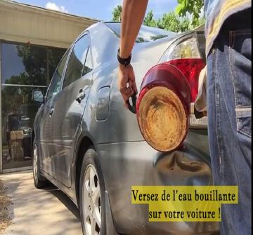 Les carrossiers et les garagistes ne veulent pas que vous soyez au courant de cette incroyable astuce avec de l’eau bouillante.