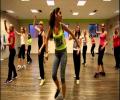 Comme une méthode de fitness inspirée de différentes danses latino-américaines.Le zumba permet de brûler un maximum de graisses.