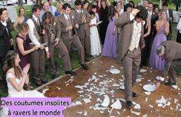 Certaines traditions peuvent vraiment nous sembler surprenantes, et ce que l’on pourrait considérer de mauvais ton chez nous pourrait avoir une toute autre signification au-delà de nos frontières.