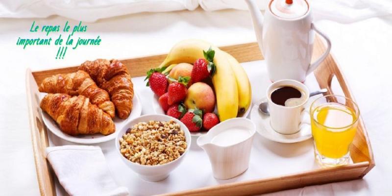 En fait, les gens qui sont en bonne santé mangent ces choses au petit déjeuner. Ils ne le sautent pas comme vous le faites !